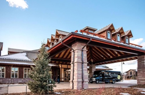 The Highlands Apartment | Hyatt Vacation Club - Rear Round Pool / Hot Tub. Free Daily Shuttle.