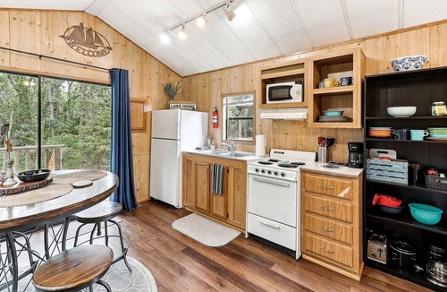 Neal Cabin | Idyllic Rental Cabin for Romantic Getaways and Outdoor Adventures by Toronto Lake, Kansas