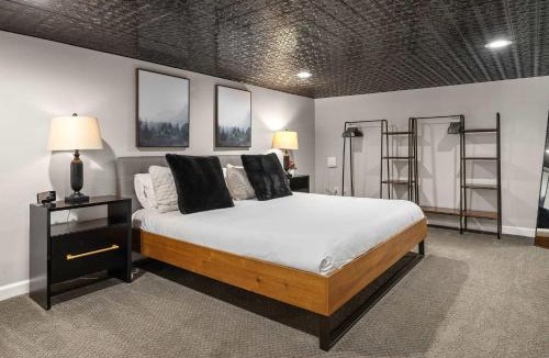 Barths Apartment | Industrial-Chic Loft-King Bed & Natural Light