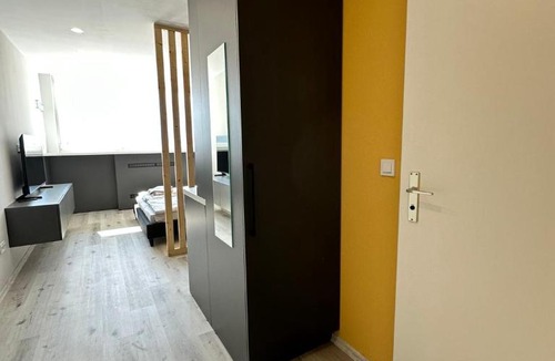 Prague 8 Apartment | IOS Apartments - Art studio with Free Parking