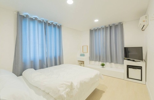 Sokcho House | James Blue Guesthouse