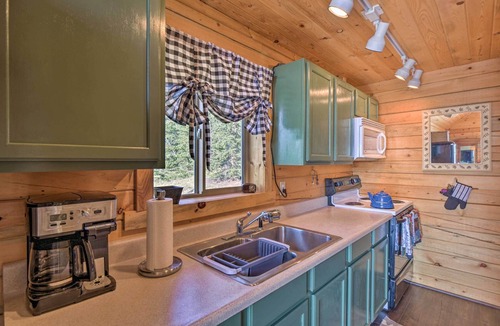 Indian Mountain Cabin | Jefferson Cabin w/Fire Pit, Near Fishing & Hiking