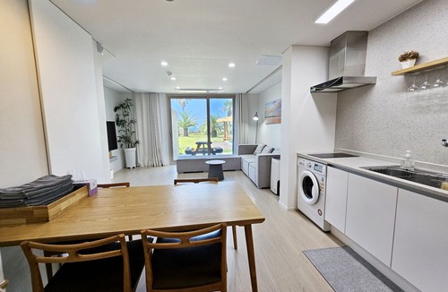 Pyoseon House | Jeju Badayeon Villa