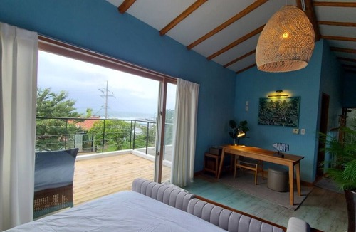 Jungmun House | JEJU Doldam B&B