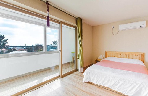 Taeheung-ri House | Jeju Pine Beach Pension