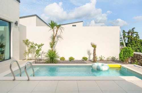 Pyoseon House | Jeju stay eden Dokche poolvila Pension