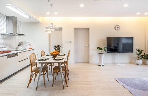 Hangyeong House | Jeju Stay Rowoon Dockchae Pension
