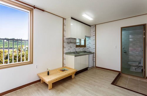 Jocheon House | Jeju Wayo Pension