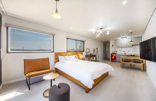 Woljeong-ri House | Jeju Woljeong Charu