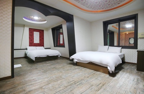 Jeungpyeong Hotel | Jeungpyeong Young Park