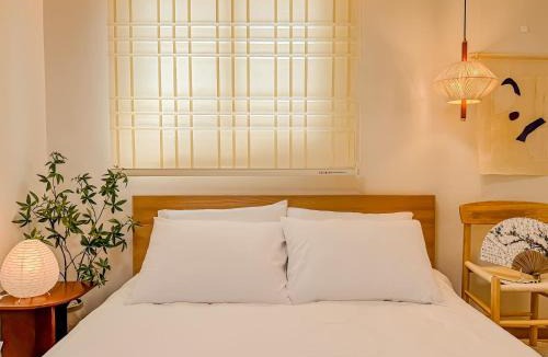 Jongno-dong Apartment | Jongno, Naksan Park, Gwanghwamun, Hyehwa, Bukchon Hanok Village, Samcheong Cafe Street