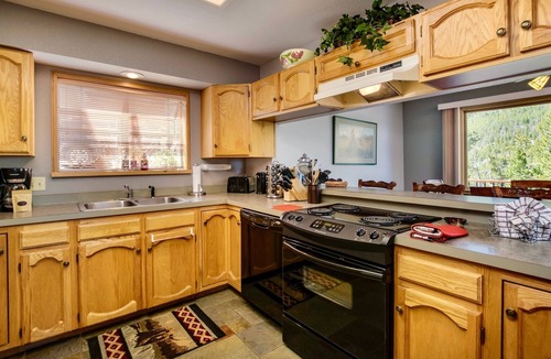 Windcliff Estates House | Jordan Vacation At Windcliff 3 Bedroom Home by RedAwning