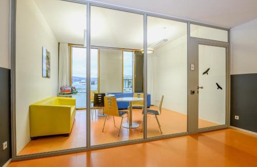 Veielbrunnen Hostel | Jugendherberge Stuttgart Neckarpark
