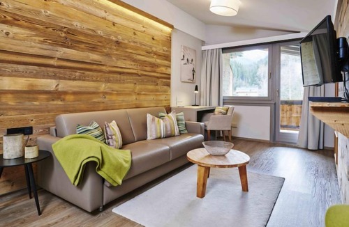 Vorderglemm Apartment | Juniorsuite bis zu 4 P &Wellnessbereich by Interhome