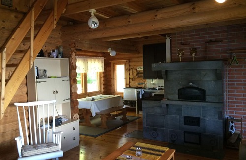 Vierema Cabin | Kömmäkköniemi – Your Spacious Log Cottage in Central Finland with Hot Tub