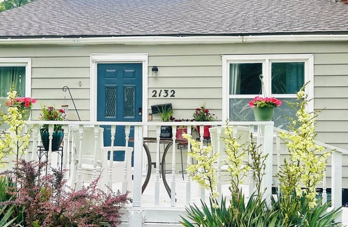 South Kansas City House | KC World Cup Home Base. Sleeps 8. 13 Min to Stadium.