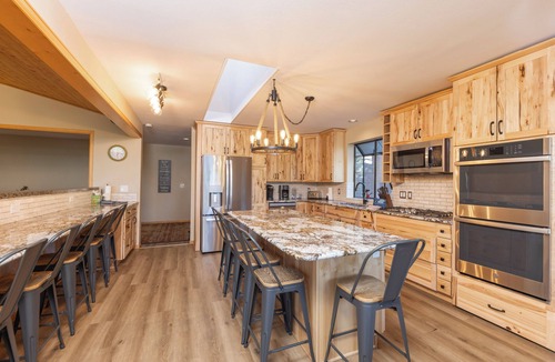 Summit Cove House | Keystone Large Family Home - Amazing Views, Rustic Charm - Hot Tub, Game Room
