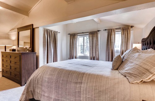 Keystone Cabin | Keystone Lodge Room | Historic Charm & Breakfast