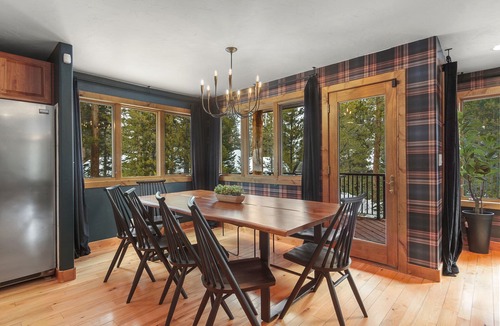 Breckenridge House | Kindred ✨ Luxury Mountain Chalet Hot Tub ♨️ Pet Friendly 🐾 Newly Reimagined