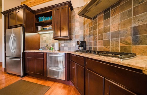 Estes Park Apartment | King beds * Downtown Luxury Loft * Walk everywhere