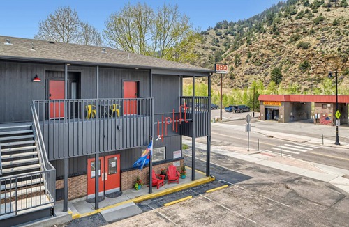 Idaho Springs Hotel | King Room, Boutique Mtn Motel Idaho Springs
