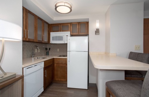 Dupont Apartment | King Suite Near Denver Airport | Free Breakfast