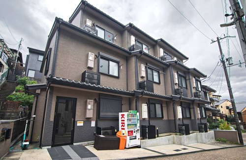 Sannenzaka Ninenzaka Apartment | KM Apt 204 /Kyoto Kyōto