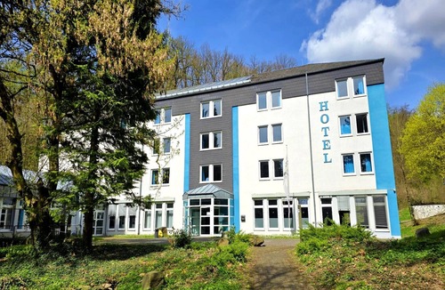 Bendorf Apartment | Koblenz Hotel Valley Suite With Hot Tub