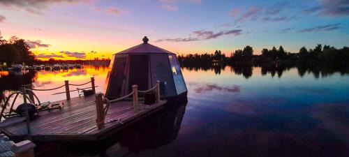 Oulu Boat Rental | Koivuranta Igloos