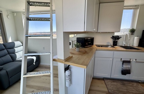 La Sal Apartment | La Sal Lookout – A Tiny Retreat with Big Views