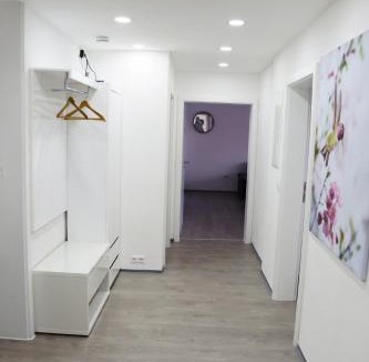 Schnetzenhausen Apartment | La Vida Lago