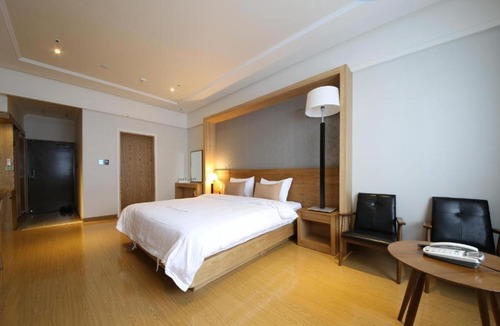 Naju Hotel | Lake 45 Hotel