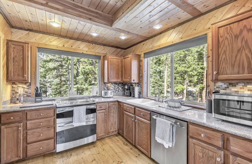 Saint Mary's House | Lake Front Cabin With Mountain Views & Direct Access to Fishing