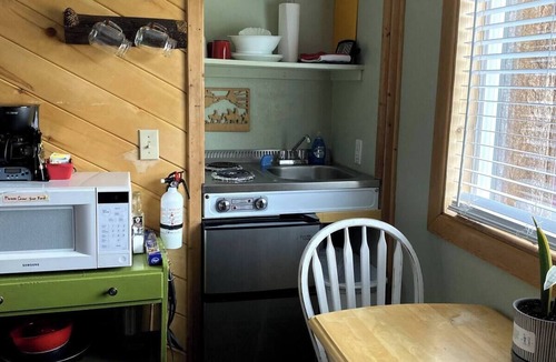 Lake George Cabin | Lake George Cabins & RV Park, Cabin 7, Horse, Mule and Geese