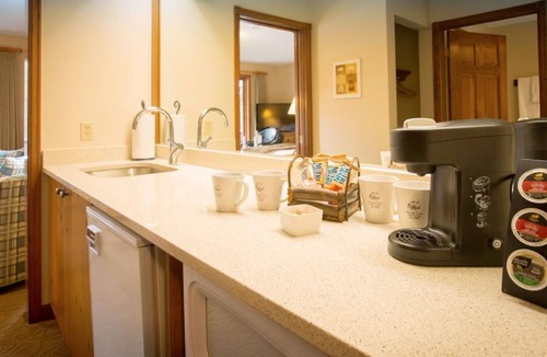 Lake Louise Cabin | Lake Louise Escape with Private Deck & Views
