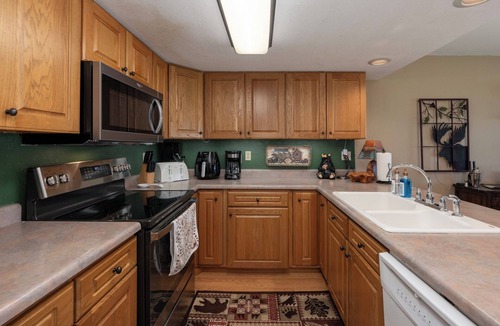 Grand Lake Condo | Lakefront + Ground Floor Condo - Two Patios - Near Downtown - W/D