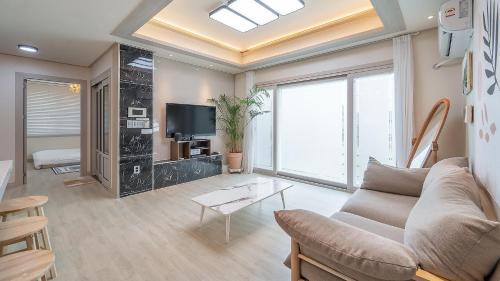 Hangyeong House | lalapipo jeju