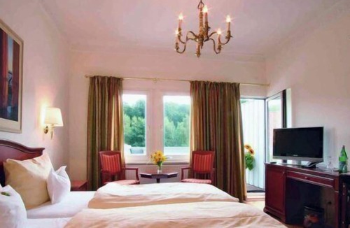 Alt-Travemunde/Ronnau Hotel | Landhaus Bode