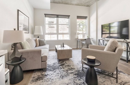 Englewood Apartment | Landing | Amazing Studio, Gym, Rooftop Lounge