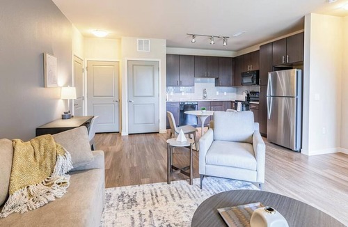 Highlands Ranch Apartment | Landing at HiLine - 1 Bedroom in Downtown Littleton
