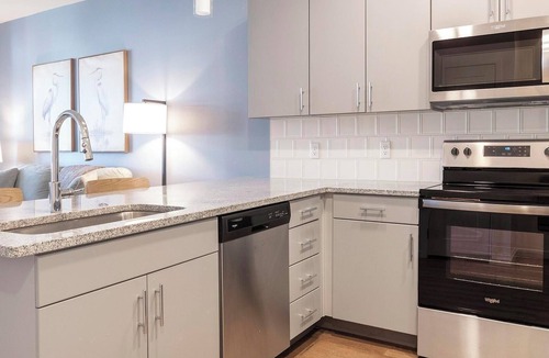 Northgate Apartment | Landing | Beautiful 1BD, Gym, Pool
