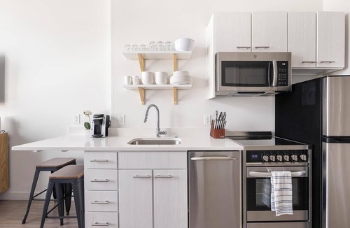 River North Art District Apartment | Landing | Incredible Studio, Clubhouse, Gym