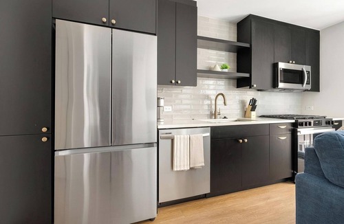 Uptown Apartment | Landing | Modern 1BD, Gym, Rooftop Lounge