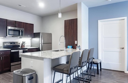 Greenwich Apartment | Landing | Modern 2BD, Pool, Game Room