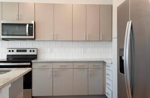 Northgate Apartment | Landing | Spectacular 1BD, Pool, Gym