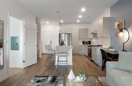 Northgate Apartment | Landing | Stunning 1BD, Gym, Pool