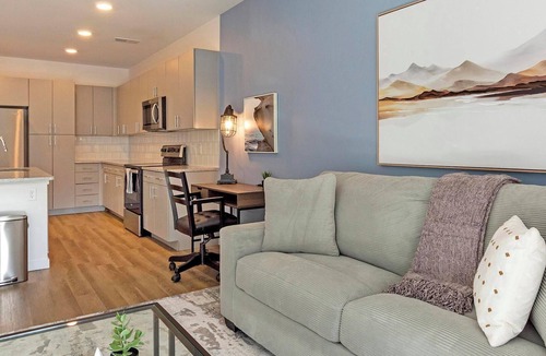 Northgate Apartment | Landing | Stylish 1BD, Pool, Gym