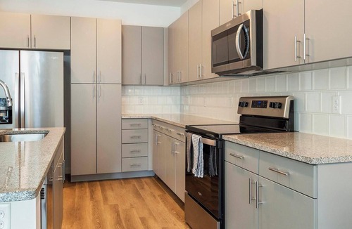 Northgate Apartment | Landing | Stylish 1BD, Pool, Gym