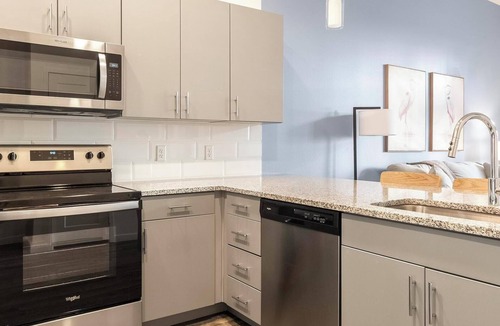 Northgate Apartment | Landing | Stylish 1BD, Pool, Gym