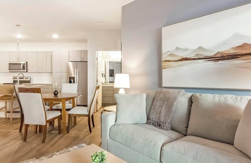 Northgate Apartment | Landing | Stylish 2BD, Gym, Pool